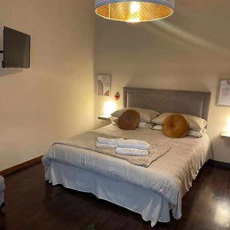 Mattia'S Home กาแซร์ตา ภายนอก รูปภาพ